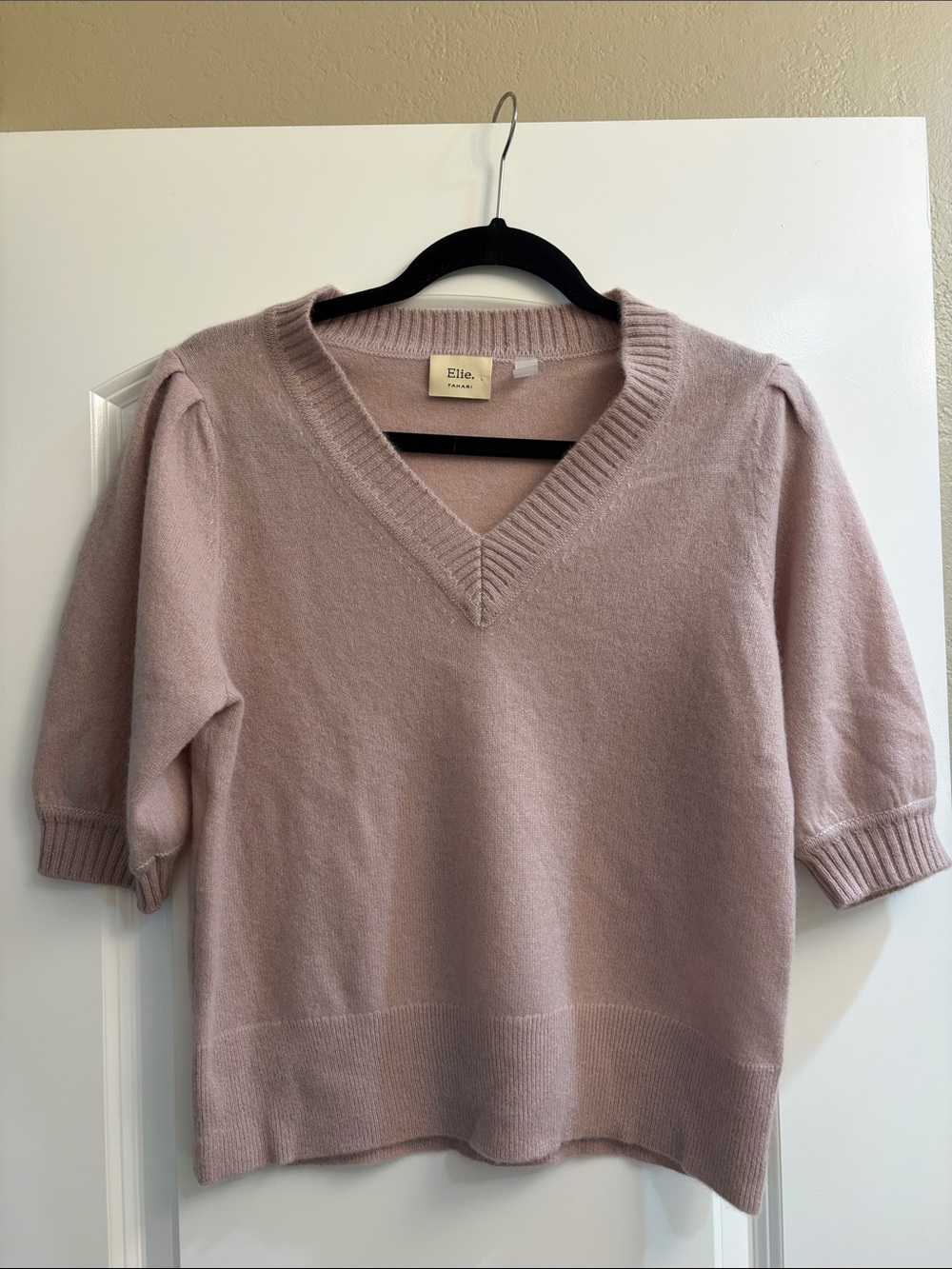 Elie Tahari 100% Cashmere Dusty Blush Pink V-Neck Short Sleeve Sweater size L